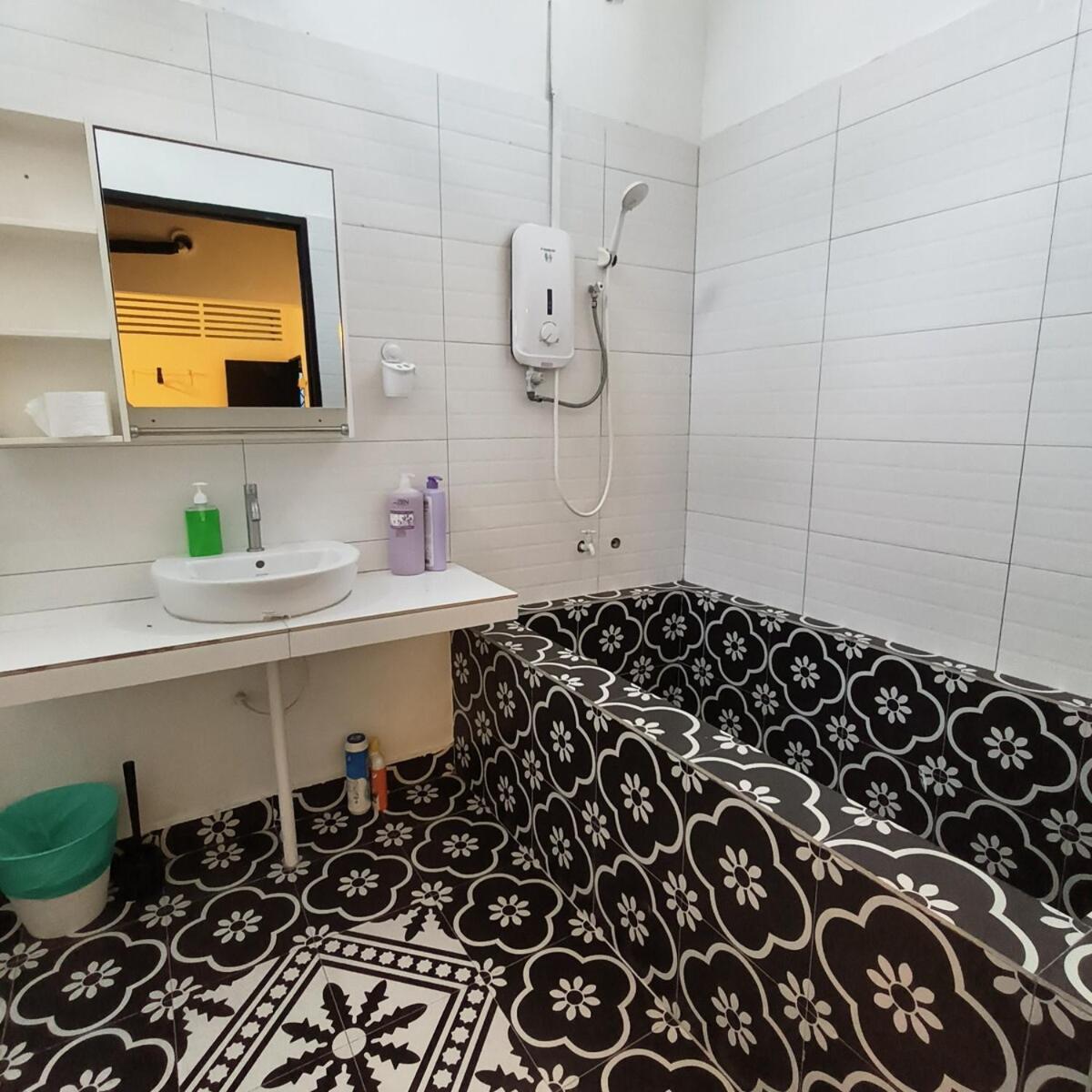 Tg103A Pet Friendly 15Pax, Near Beach Side Tanjung Bungah  Bagian luar foto